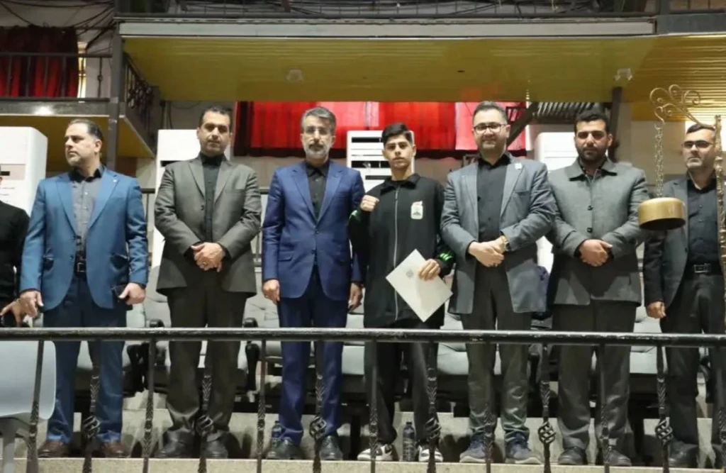 نواختن زنگ هفته بسیج در هنرستان ستارگان شمال